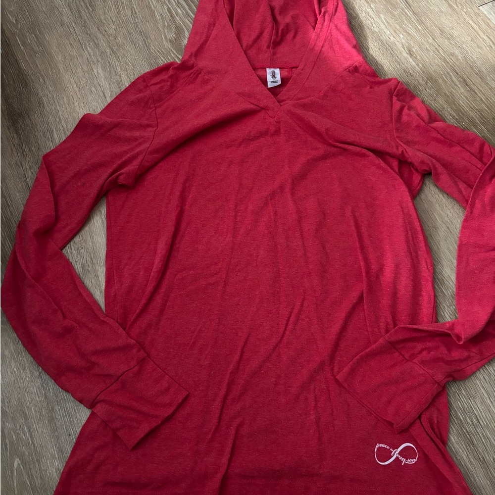 Expert Performance red, long-sleeved hooded shirt NWOT large box As